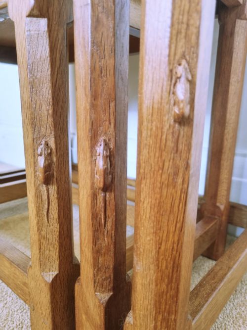 NEST OF 3 OAK TABLES ROBERT THOMPSON MOUSEMAN - ADDITIONAL PHOTO 2