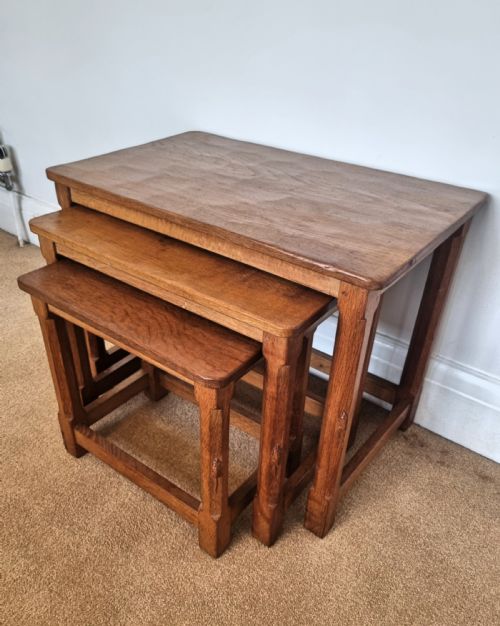 NEST OF 3 OAK TABLES ROBERT THOMPSON MOUSEMAN - ADDITIONAL PHOTO 7