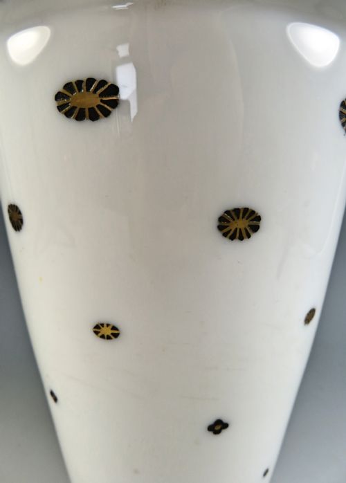 HAIDA WHITE GLASS VASE WITH CAMEO FRIEZE - ADDITIONAL PHOTO 2