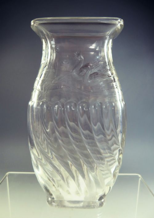 baccarat crystal glass intaglio cut japonisme vase - CATEGORY: ANTIQUE GLASS - DATED 1880