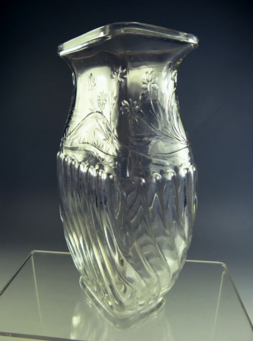 BACCARAT CRYSTAL GLASS INTAGLIO CUT JAPONISME VASE - ADDITIONAL PHOTO 6