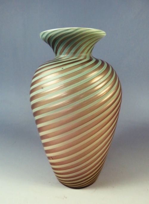 STEVENS AND WILLIAMS POMPEIAN SWIRL VERRE DE SOIE GLASS VASE - ADDITIONAL PHOTO 2