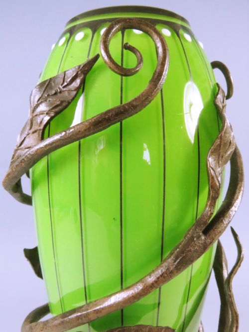 BOHEMIAN ART NOUVEAU GREEN GLASS VASE IN IRON MOUNT - ADDITIONAL PHOTO 4