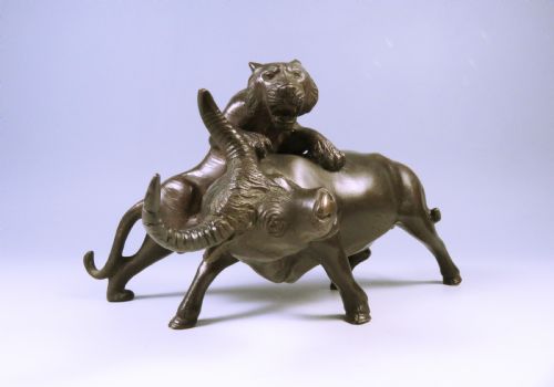 JAPANESE MEIJI PERIOD BRONZE TIGER AND BUFFALO OKIMONO GENRYUSAI SEIYA - ADDITIONAL PHOTO 1