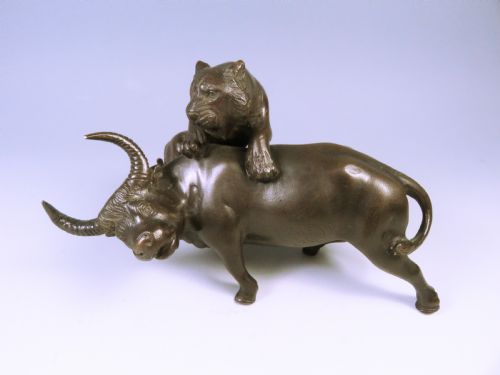 JAPANESE MEIJI PERIOD BRONZE TIGER AND BUFFALO OKIMONO GENRYUSAI SEIYA - ADDITIONAL PHOTO 2