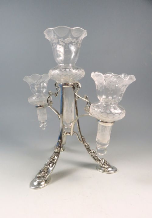 LATE VICTORIAN SILVER PLATE CUT GLASS EPERGNE WALKER HALL - ADDITIONAL PHOTO 4