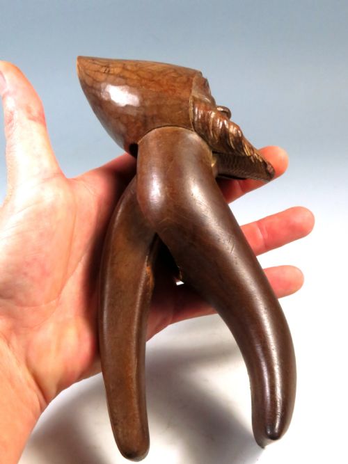 ANTIQUE 19TH C BLACK FOREST CARVED WOOD NUTCRACKERS - ADDITIONAL PHOTO 6
