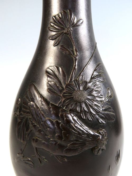 ANTIQUE PAIR OF JAPANESE BRONZE MEIJI PERIOD CHICKEN VASES BY AKASOFU GYOKO - ADDITIONAL PHOTO 2