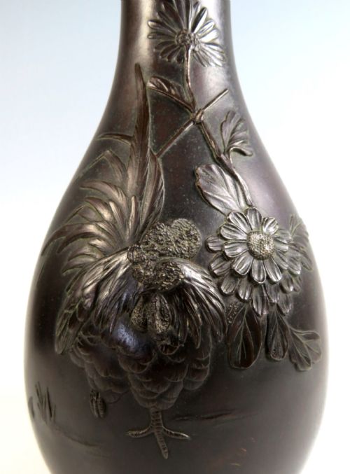 ANTIQUE PAIR OF JAPANESE BRONZE MEIJI PERIOD CHICKEN VASES BY AKASOFU GYOKO - ADDITIONAL PHOTO 3