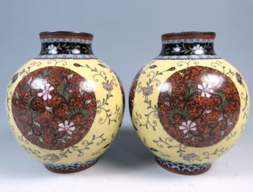 PAIR OF JAPANESE MEIJI PERIOD CLOISONNE ENAMEL VASES - ADDITIONAL PHOTO 3