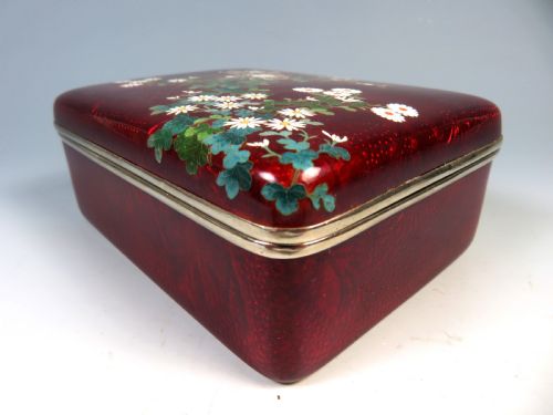 JAPANESE PIGEON BLOOD CLOISONNE ENAMEL BOX AND COVER - ADDITIONAL PHOTO 2