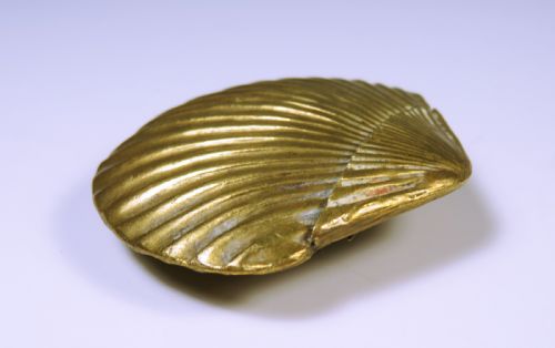 ANTIQUE VICTORIAN BRASS CLAM SHELL VESTA CASE MATCH SAFE - ADDITIONAL PHOTO 1