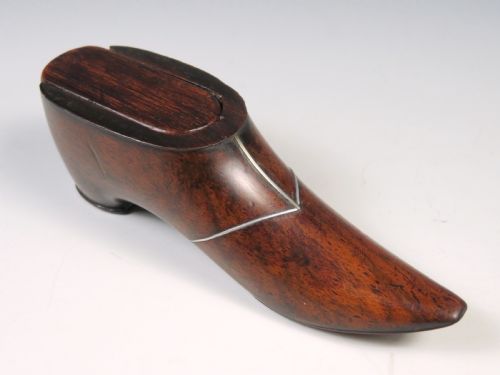ANTIQUE GEORGIAN CARVED TREEN SHOE SNUFF BOX - ADDITIONAL PHOTO 1