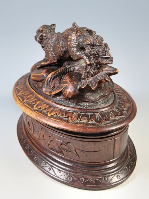 ANTIQUE BLACK FOREST CARVED WOOD FOX BOX - ADDITIONAL PHOTO 2