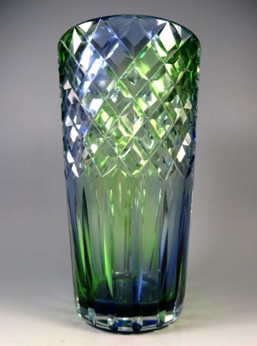 ANTIQUE STEVENS AND WILLIAMS TWO COLOUR CUT GLASS VASE - ADDITIONAL PHOTO 1
