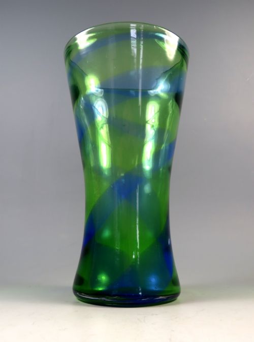 ANTIQUE STEVENS AND WILLIAMS RAINBOW GLASS VASE - ADDITIONAL PHOTO 3
