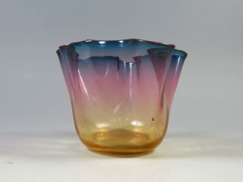 ANTIQUE ALEXANDRITE GLASS VASE BY THOMAS WEBB AND SONS - ADDITIONAL PHOTO 1