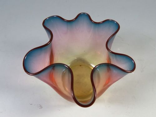 ANTIQUE ALEXANDRITE GLASS VASE BY THOMAS WEBB AND SONS - ADDITIONAL PHOTO 2