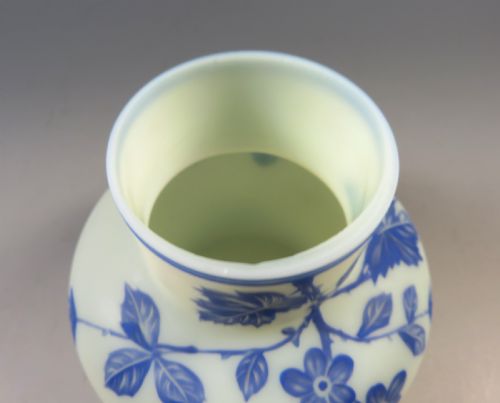ANTIQUE HARRACH CAMEO GLASS VASE - ADDITIONAL PHOTO 5