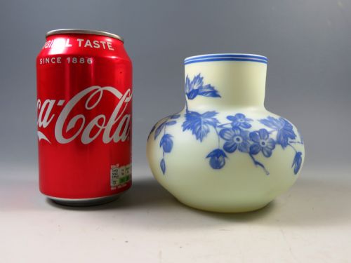 ANTIQUE HARRACH CAMEO GLASS VASE - ADDITIONAL PHOTO 8