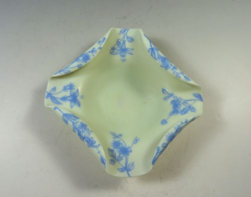 ANTIQUE HARRACH CAMEO GLASS PIN TRAY - ADDITIONAL PHOTO 1