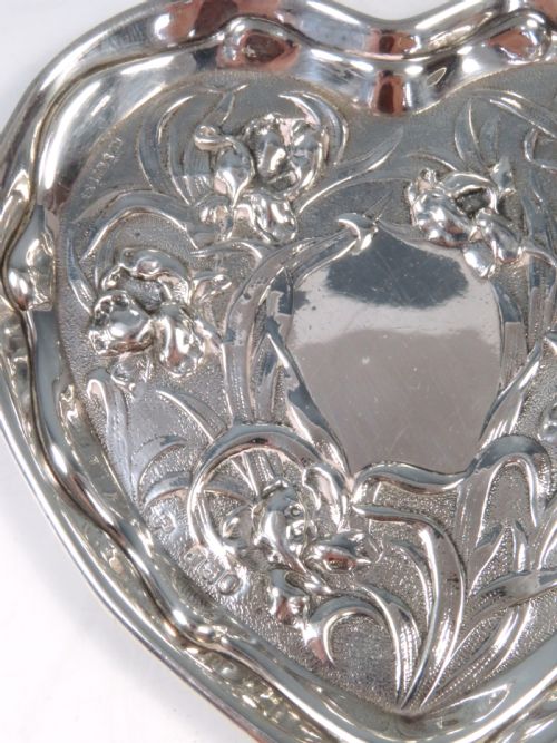 ART NOUVEAU HALLMARKED SILVER HEART SHAPED PIN TRAY - ADDITIONAL PHOTO 1