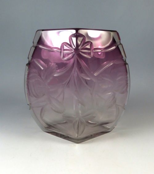 MOSER INTAGLIO DEEP CUT GLASS VASE MAUVE TO CLEAR - ADDITIONAL PHOTO 1