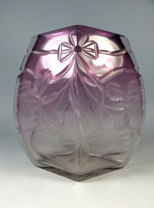 MOSER INTAGLIO DEEP CUT GLASS VASE MAUVE TO CLEAR - ADDITIONAL PHOTO 2