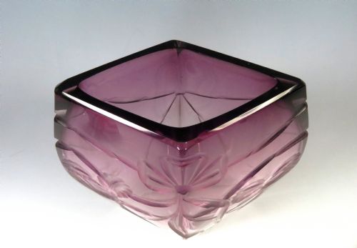 MOSER INTAGLIO DEEP CUT GLASS VASE MAUVE TO CLEAR - ADDITIONAL PHOTO 4