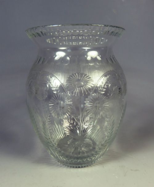 antique stevens and williams intaglio cut glass vase art nouveau - CATEGORY: ANTIQUE GLASS - DATED 1900