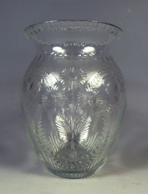 ANTIQUE STEVENS AND WILLIAMS INTAGLIO CUT GLASS VASE ART NOUVEAU - ADDITIONAL PHOTO 1