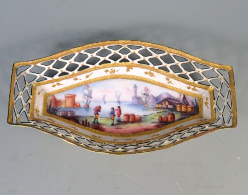 antique hand painted bilston enamel dish - CATEGORY: ANTIQUE CERAMICS - DATED 18TH CENTURY
