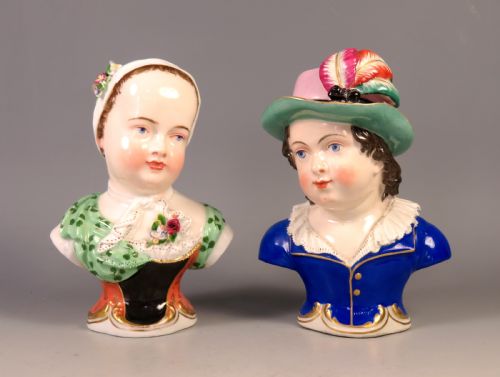 PAIR OF ANTIQUE VIENNA PORCELAIN BUSTS - ADDITIONAL PHOTO 1