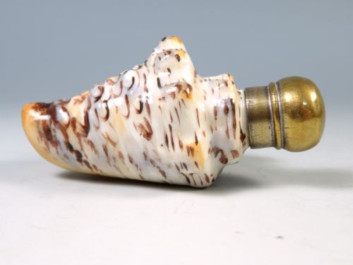 ANTIQUE PORCELAIN SEASHELL SCENT BOTTLE - ADDITIONAL PHOTO 2