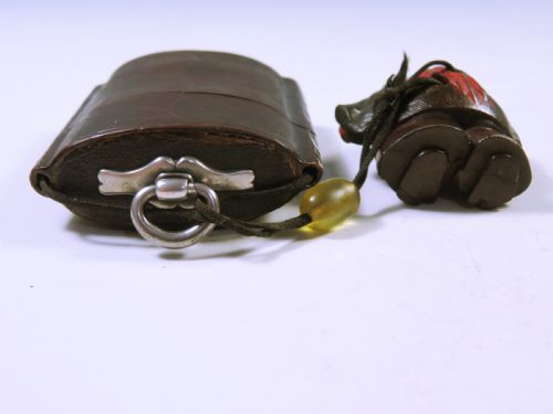 JAPANESE MEIJI PERIOD LACQUER AND SILVER INRO AND NETSUKE - ADDITIONAL PHOTO 2