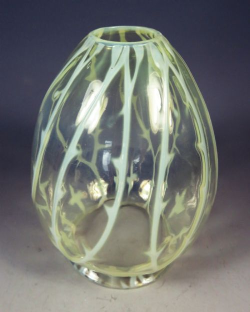 ANTIQUE ARTS AND CRAFTS VASELINE GLASS LAMP SHADE - ADDITIONAL PHOTO 1