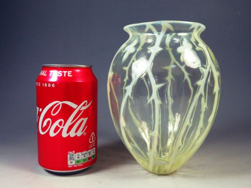 ANTIQUE ARTS AND CRAFTS VASELINE GLASS LAMP SHADE - ADDITIONAL PHOTO 5
