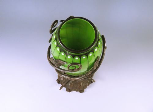 BOHEMIAN ART NOUVEAU GREEN GLASS VASE IN IRON MOUNT - ADDITIONAL PHOTO 7