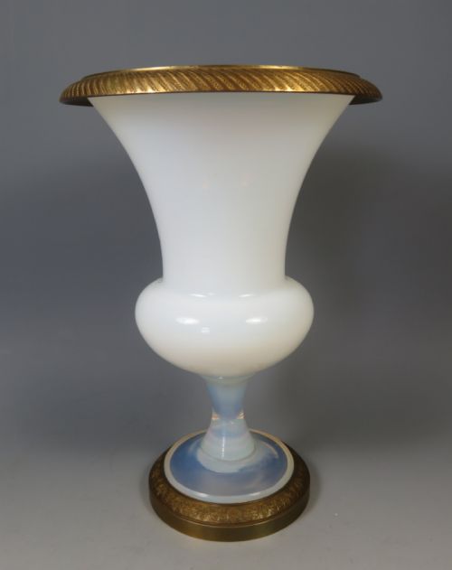 ANTIQUE OPALINE GLASS URN VASE WITH BRONZE MOUNTS - ADDITIONAL PHOTO 3