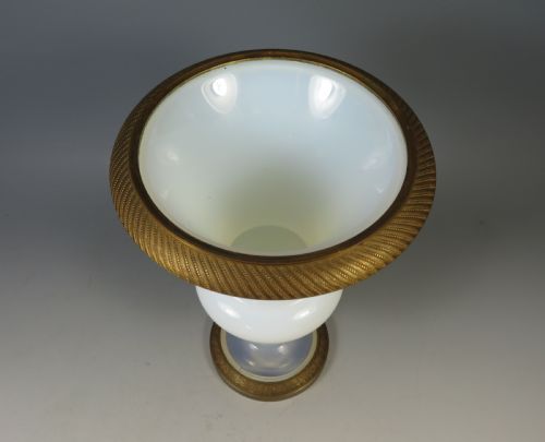ANTIQUE OPALINE GLASS URN VASE WITH BRONZE MOUNTS - ADDITIONAL PHOTO 5