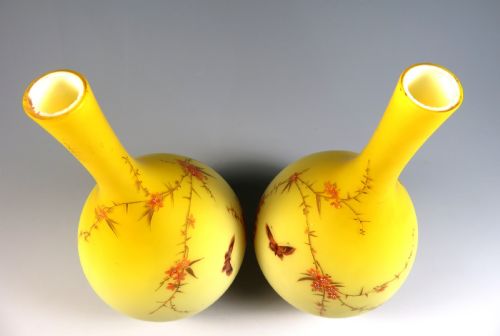 PAIR OF THOMAS WEBB YELLOW CASED GLASS VASES - ADDITIONAL PHOTO 4