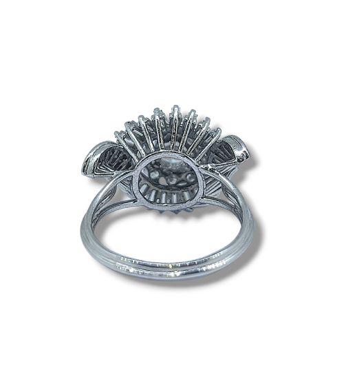 18CT WHITE GOLD 1950S DIAMOND BALLERINA RING - ADDITIONAL PHOTO 2