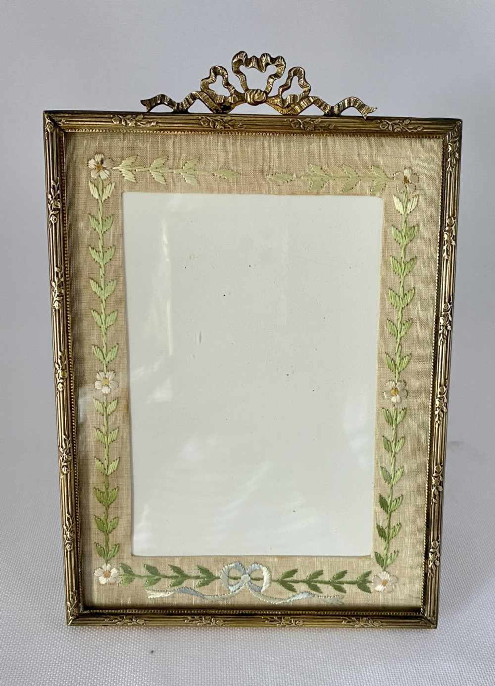 Prettu Frame Pretty French Frame. C1910. | 999317 | Sellingantiques.co.uk