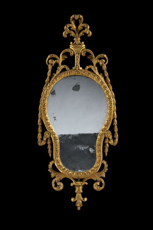 A GEORGE III NEOCLASSICAL GILTWOOD MIRROR - ADDITIONAL PHOTO 3