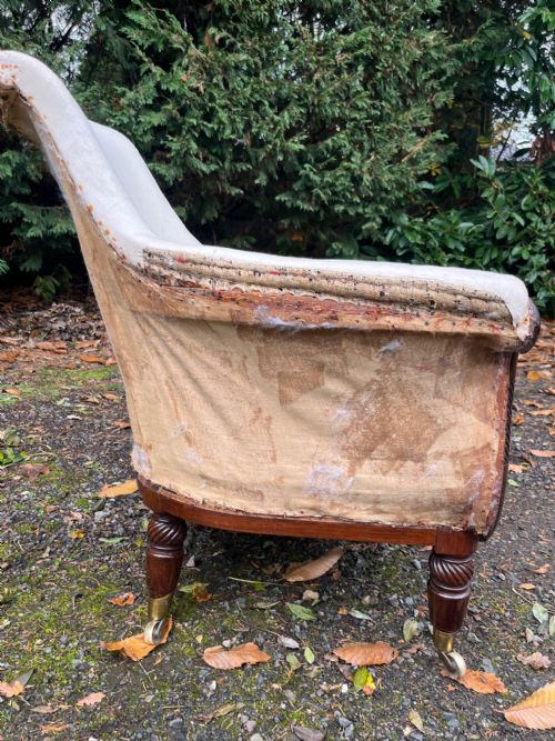 A REGENCY MAHOGANY LIBRARY CHAIR - ADDITIONAL PHOTO 2