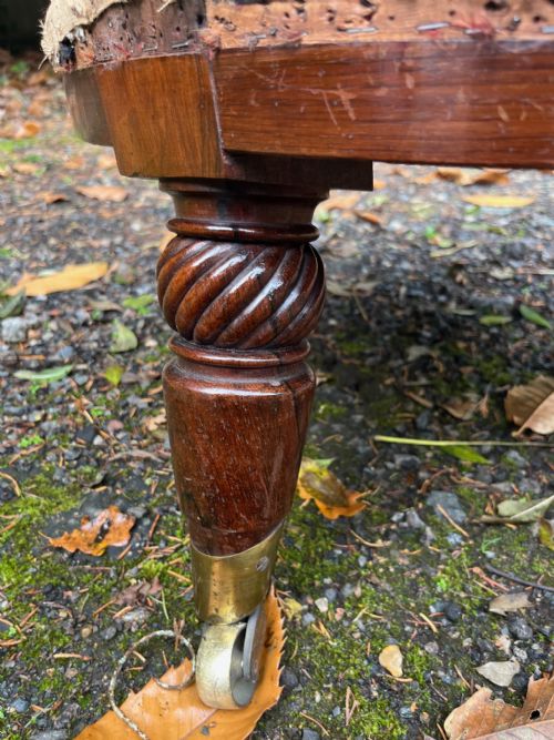 A REGENCY MAHOGANY LIBRARY CHAIR - ADDITIONAL PHOTO 3