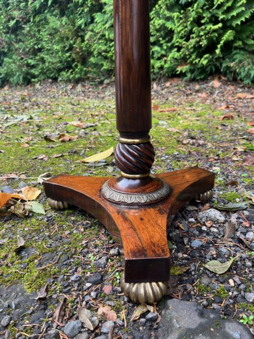 A REGENCY ROSEWOOD OCCASIONAL TABLE - ADDITIONAL PHOTO 2