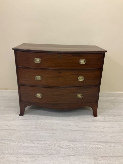 Victorian bow fronted mahogany 3 drawer chest 