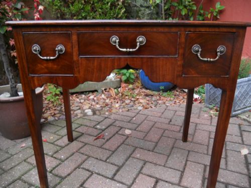 MAHOGANY GEORGE III LOWBOY - ADDITIONAL PHOTO 1