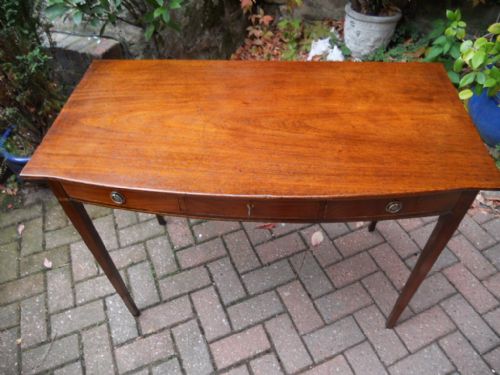 BOW FRONT MAHOGANY SIDE TABLE - ADDITIONAL PHOTO 2